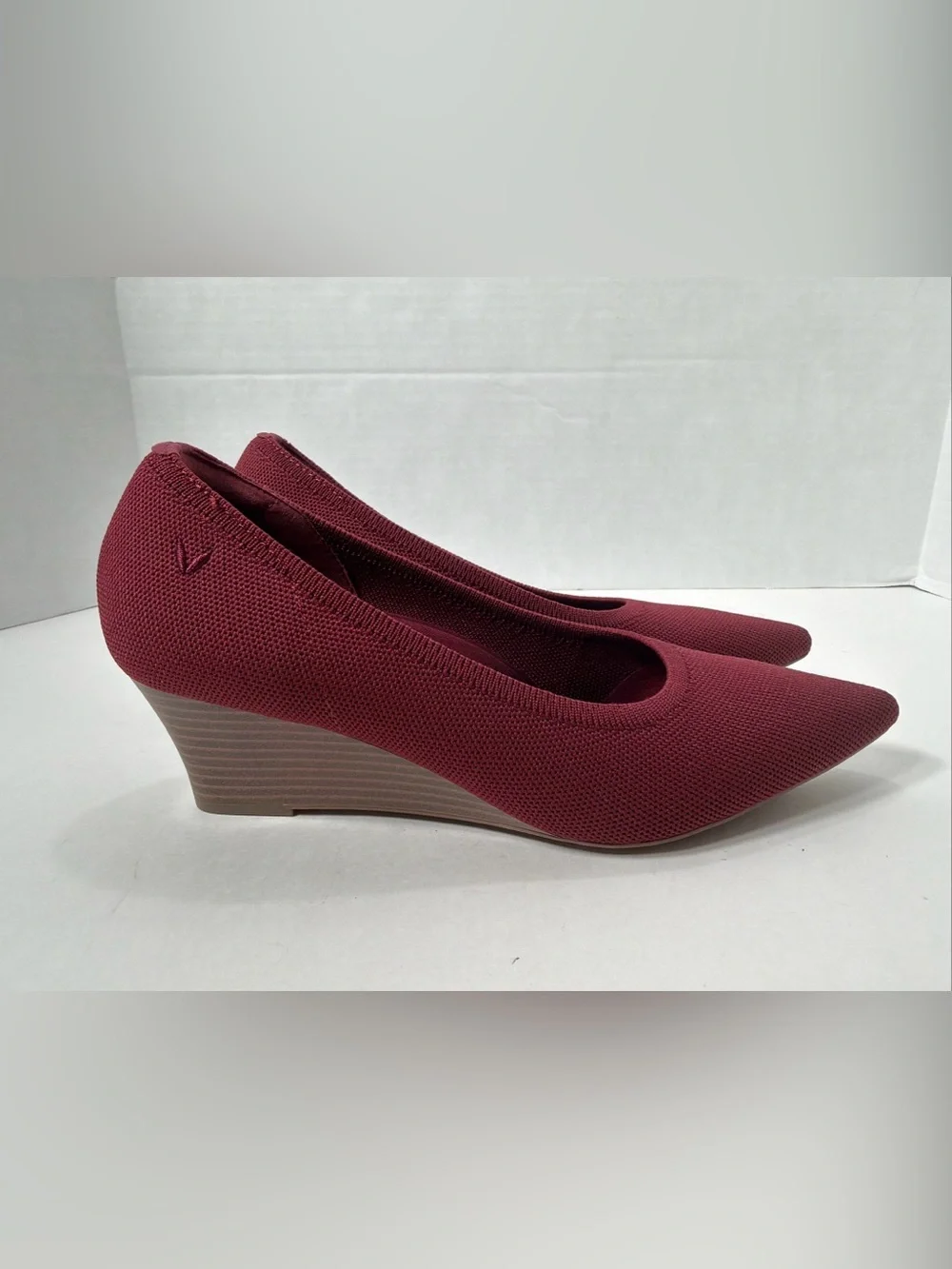 Vivaia WOMEN’S ARIA WEDGE PRO SHOES Burgundy Red US 9-9.5 EU 40 NWOB UNUSED